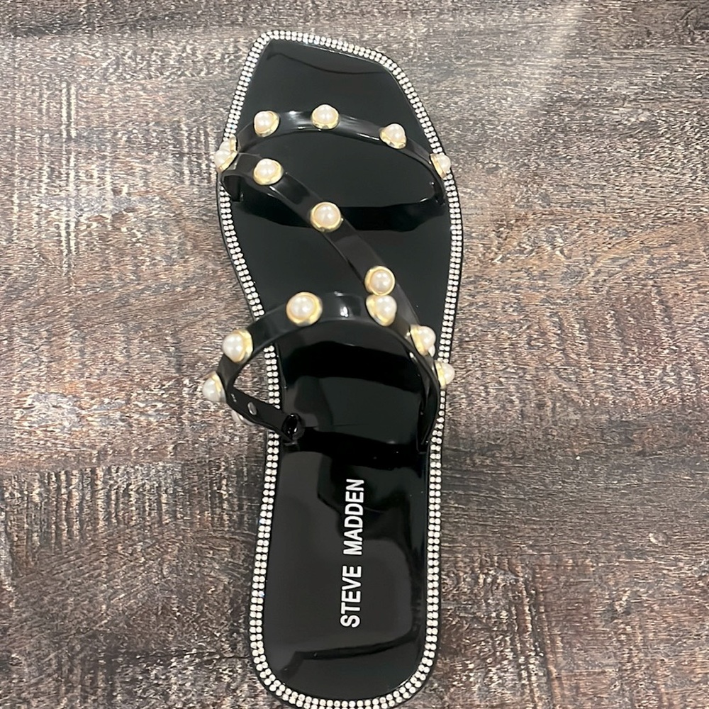 New Steve Madden studded Flat Sandals